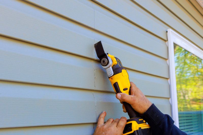 Vinyl Siding Repair Service Image 1
